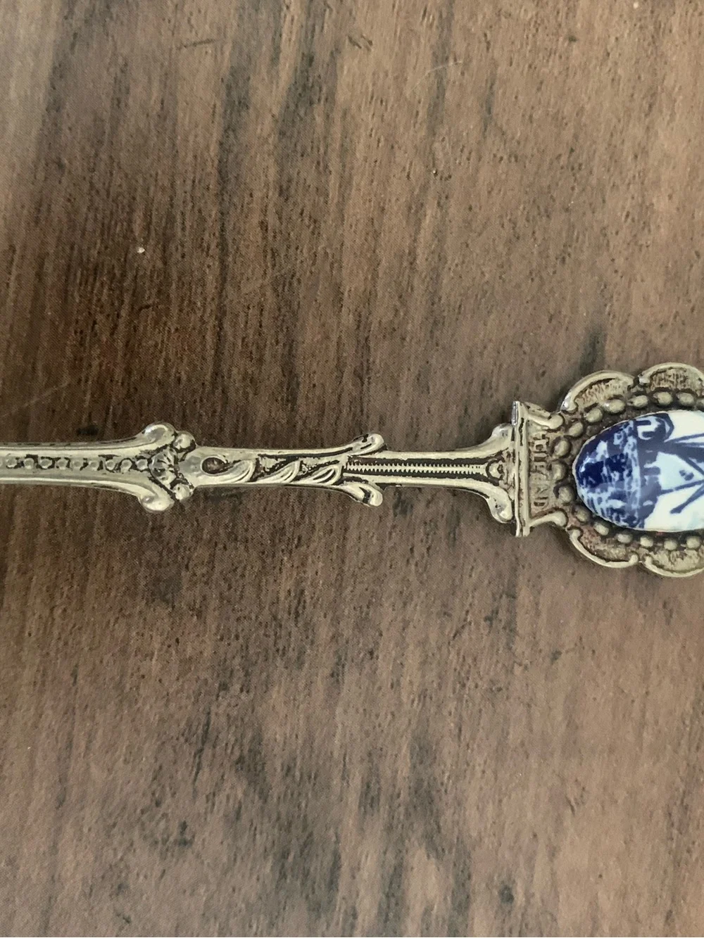 vintage Set of Two Decorative Collectible Spoons - Gold and Silver Tones - Picture 8 of 12